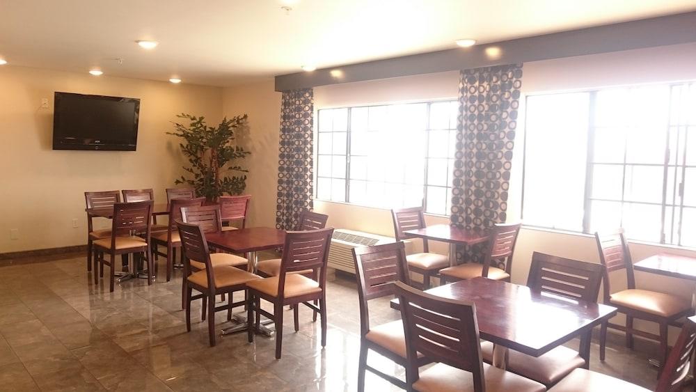 Hotel Ramada By Wyndham Culver