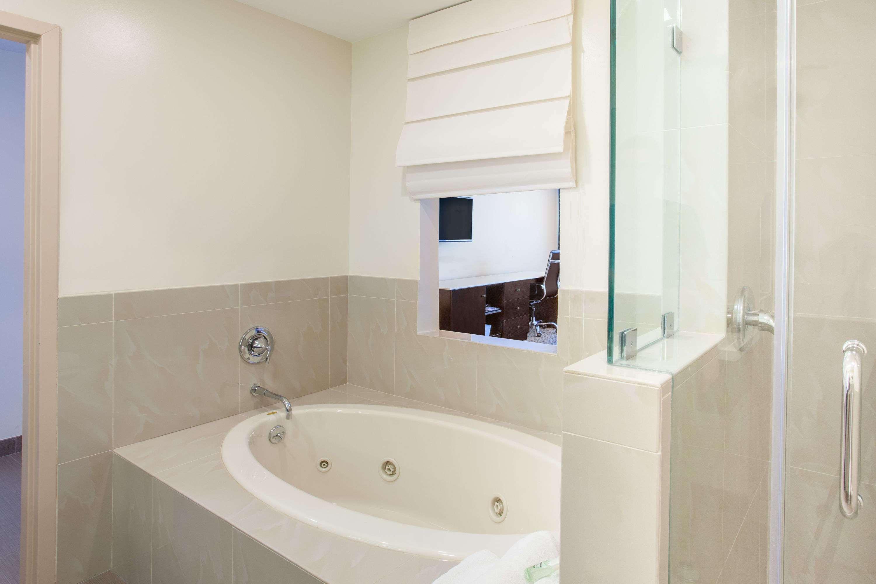 Ramada By Wyndham Culver