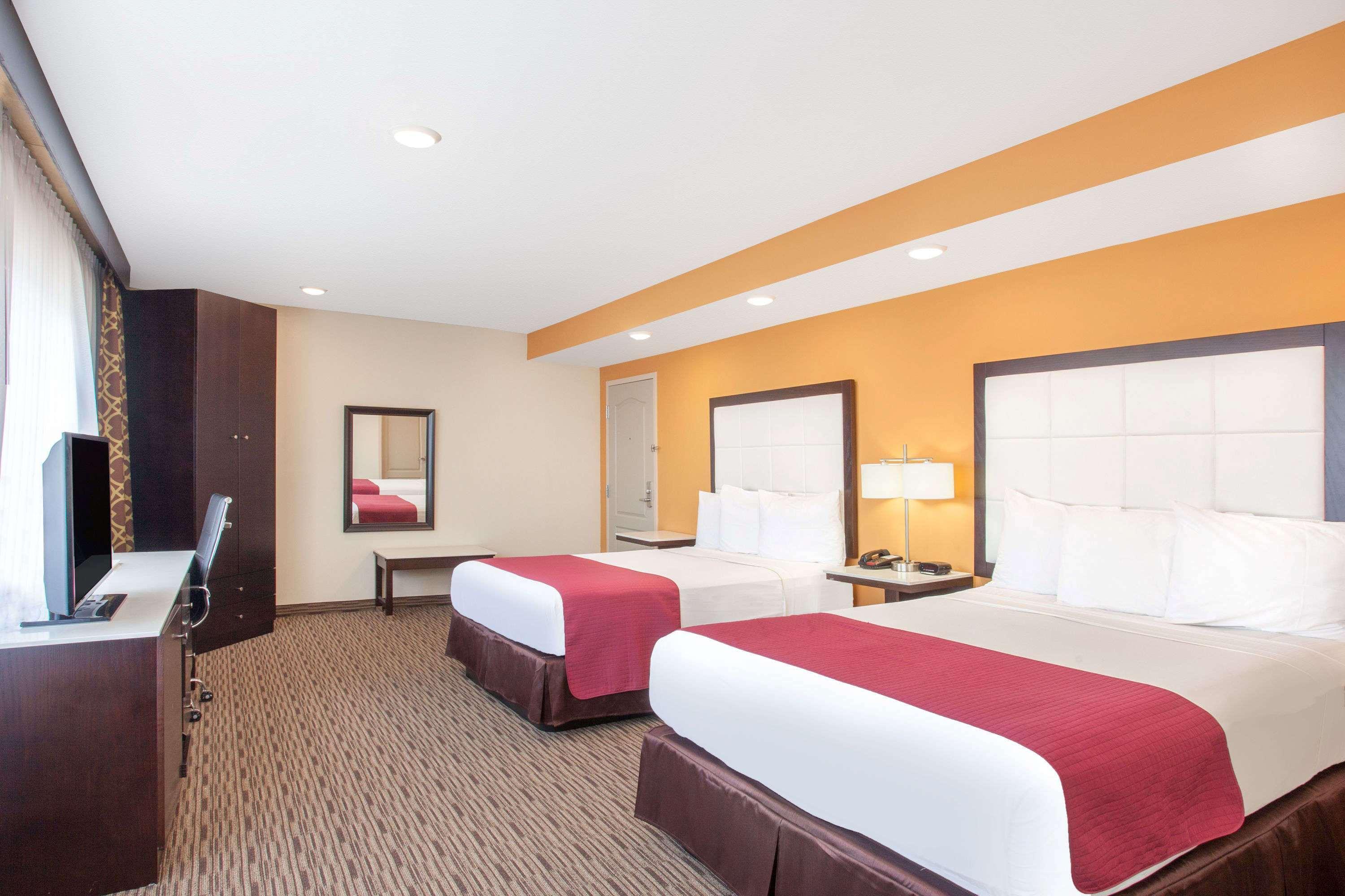 Hotel Ramada By Wyndham Culver