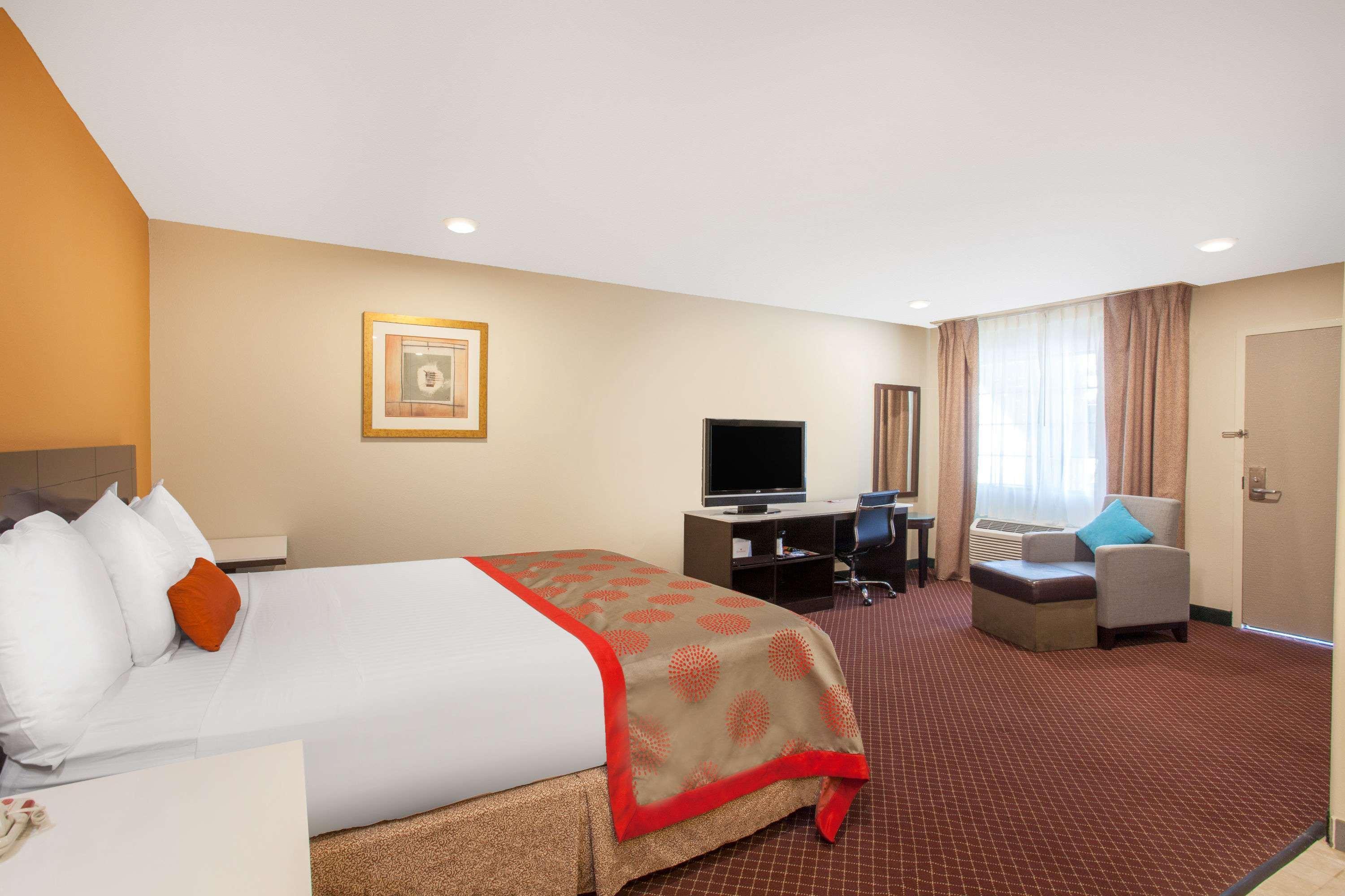 Hotel Ramada By Wyndham Culver 3*