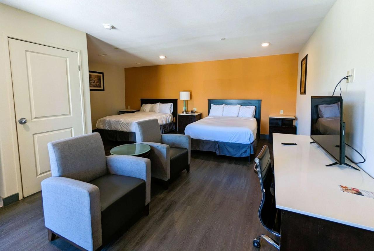 Ramada By Wyndham Culver 3*