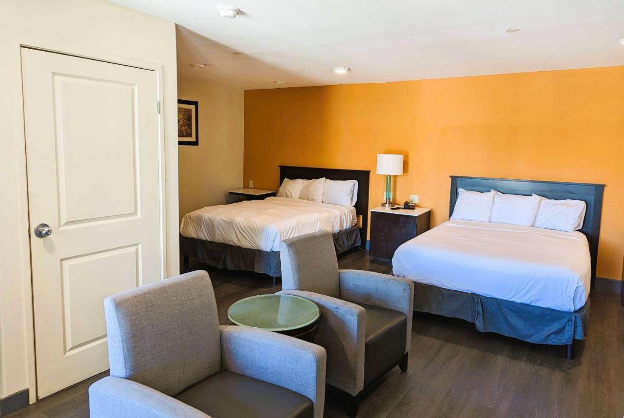 Hotel Ramada By Wyndham Culver 3*