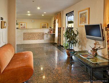 Ramada By Wyndham Culver Hotel Los Angeles