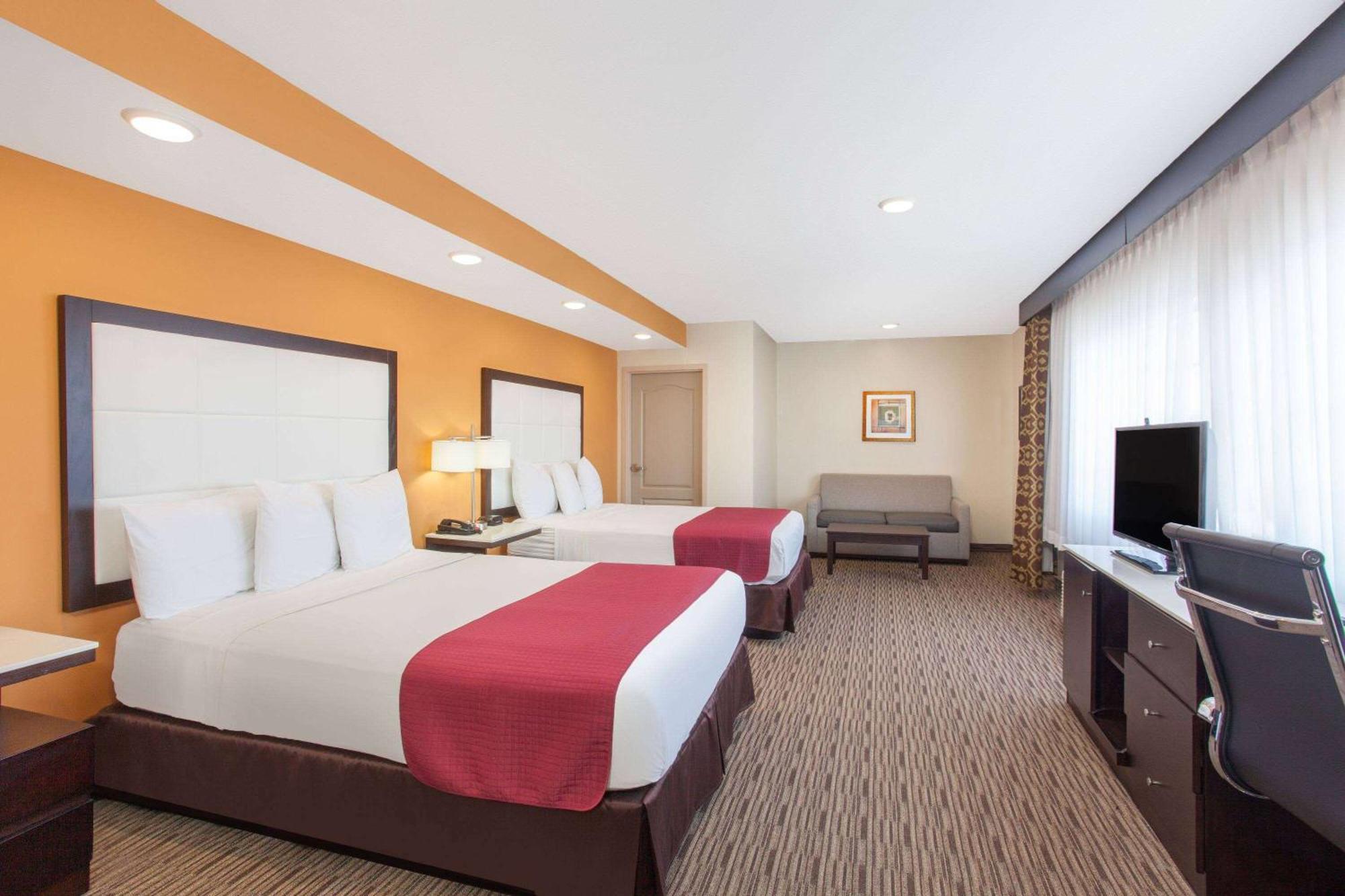 Hotel Ramada By Wyndham Culver 3*