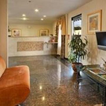 Ramada By Wyndham Culver 3*