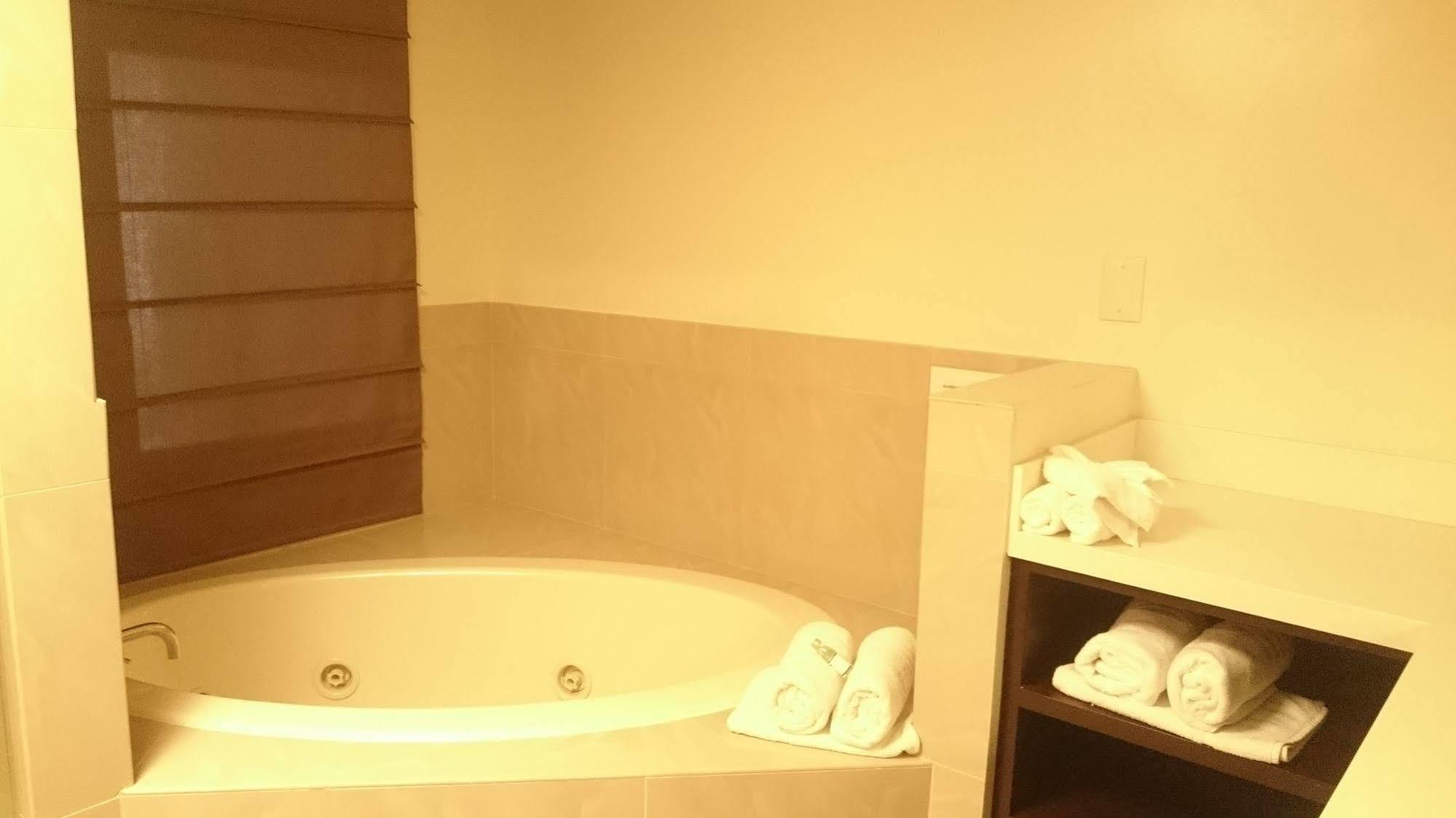 Hotel Ramada By Wyndham Culver