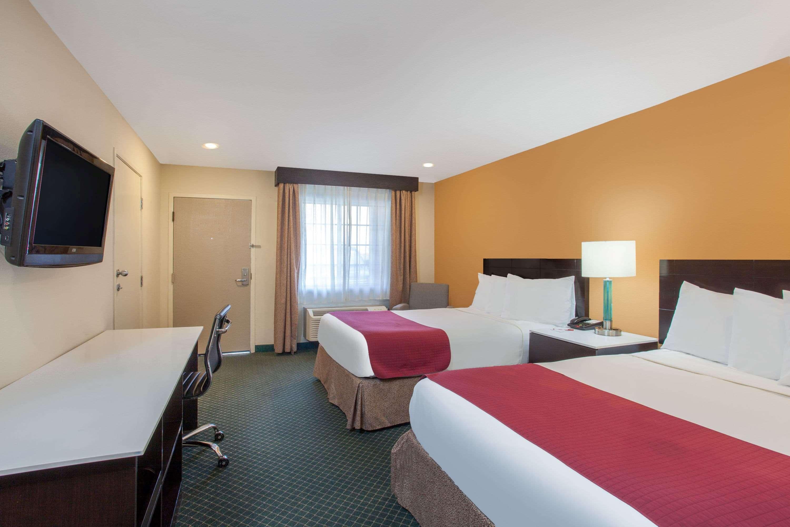 Hotel Ramada By Wyndham Culver City Los Ángeles